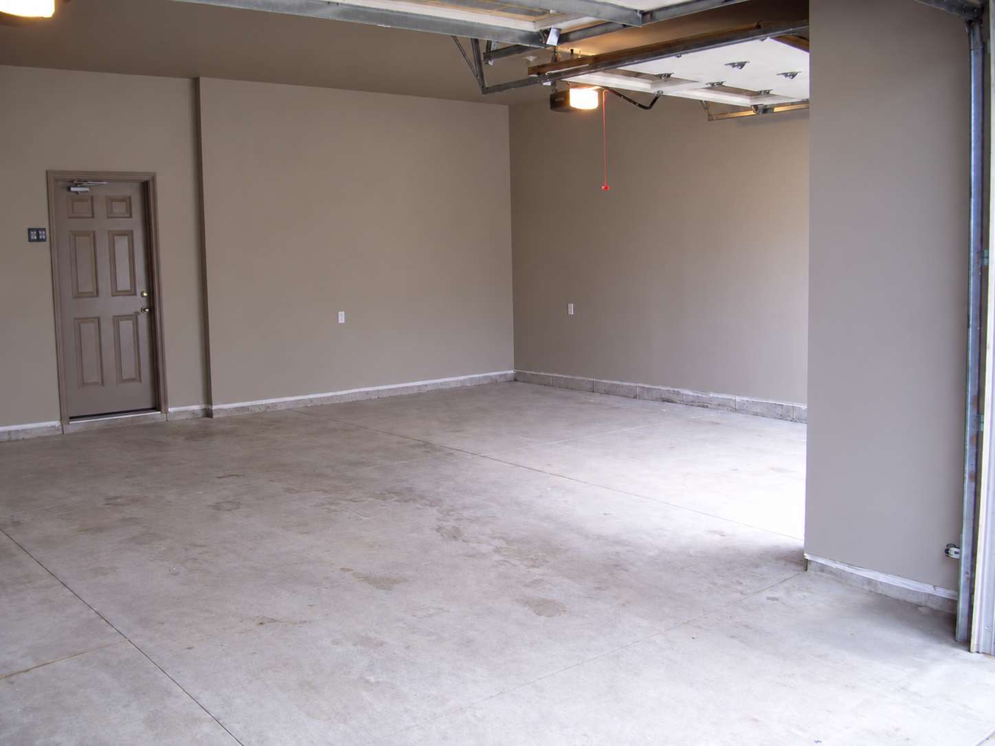 Garage before LockTile installation