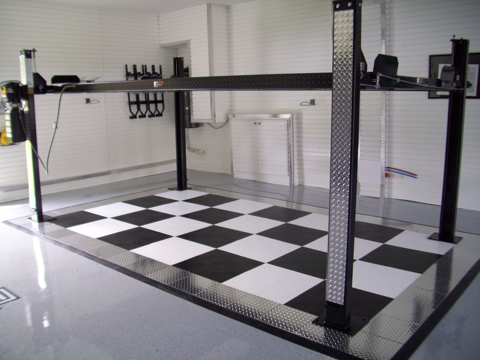 Automotive lift installation